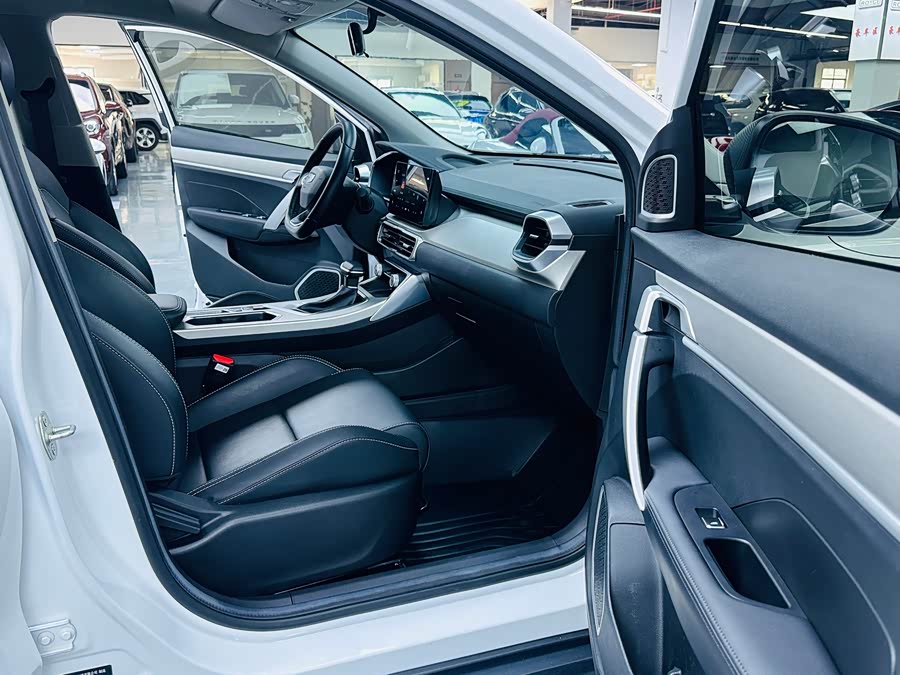 GEELY Coolray 2024 car image #7