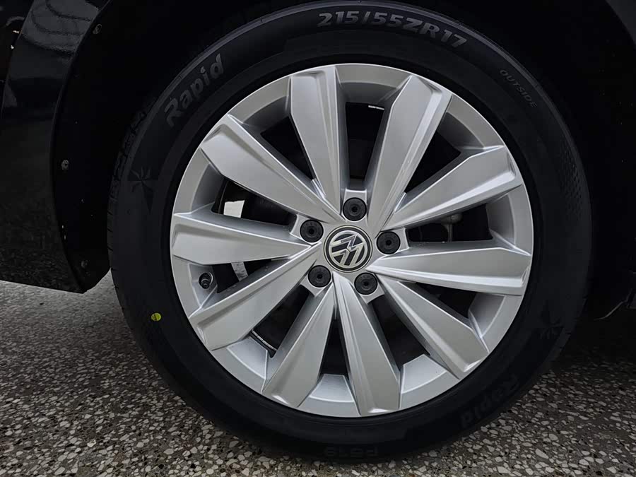 Volkswagen Passat 2021 car image #7