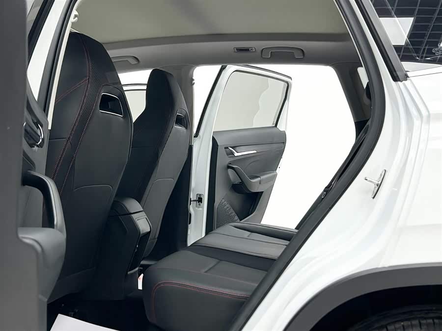 Skoda Kamiq 2023 immagine di auto #7