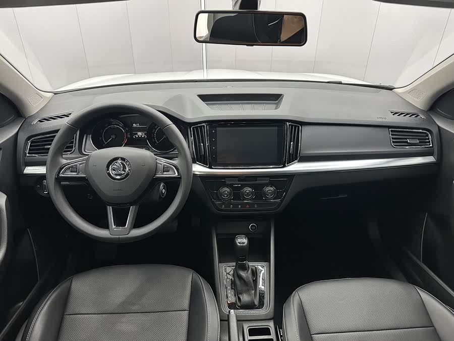 Skoda Kamiq 2023 immagine di auto #7