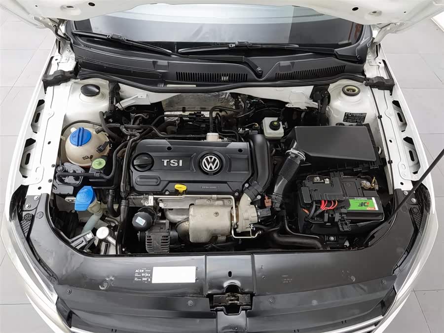 Volkswagen Bora 2013 car image #7
