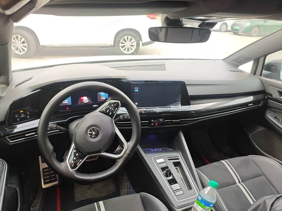 Volkswagen Golf 2021 car image #7