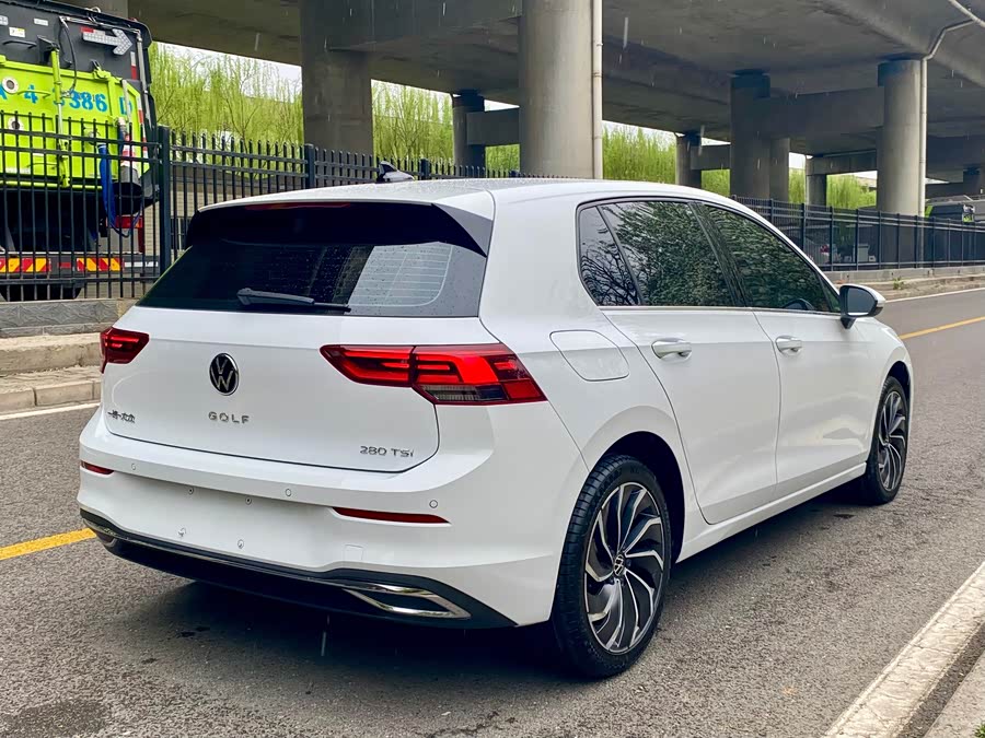 Volkswagen Golf 2021 car image #7
