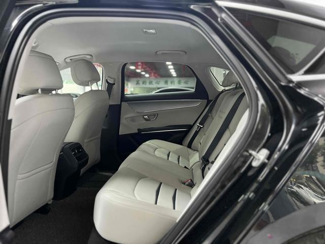 BYD e9 2021 #7 BYD e9 2021 car image #7