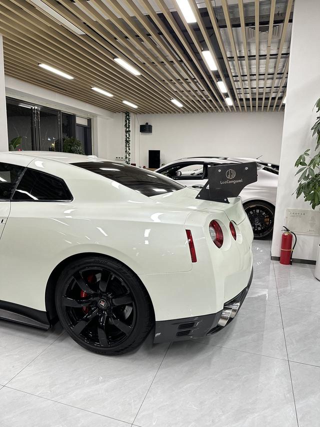 日产 日产GT-R 2010 汽车图片 #7