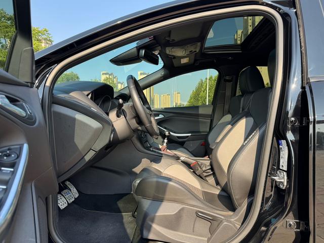 Ford Focus (Imported) 2017 car image #7