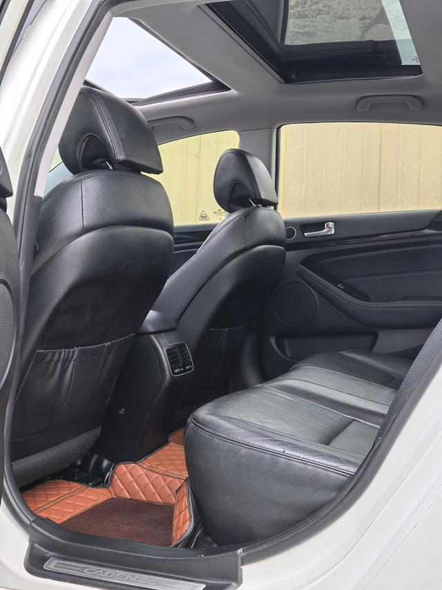 Kia Cadenza 2013 изображение автомобиля #7