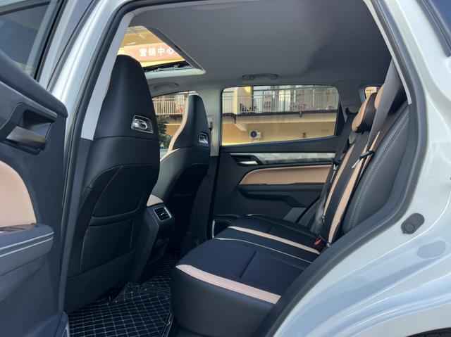 GEELY OkavangoPRO 2024 #7 GEELY OkavangoPRO 2024 car image #7