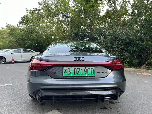 Audi RS e-tron GT 2023 immagine di auto #7