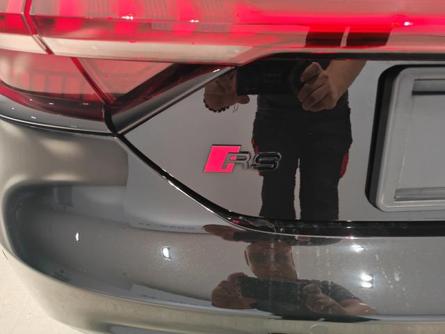Audi RS e-tron GT 2025 #7 Audi RS e-tron GT 2025 car image #7