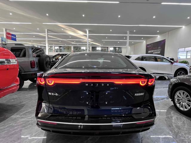 Mazda EZ-6 2025 صورة سيارة #7