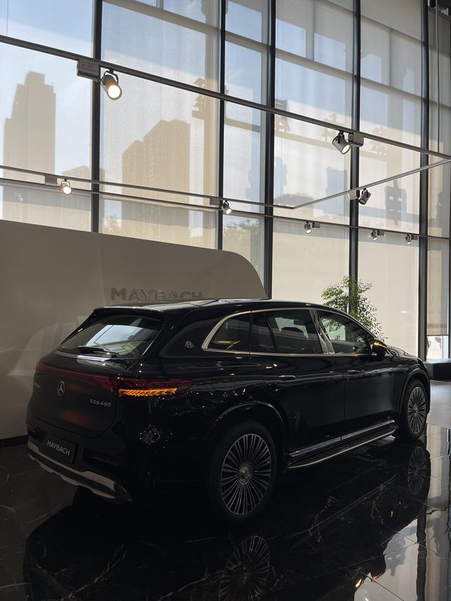 Mercedes-Benz MaybachEQS SUV #7 Mercedes-Benz MaybachEQS SUV immagine di auto #7