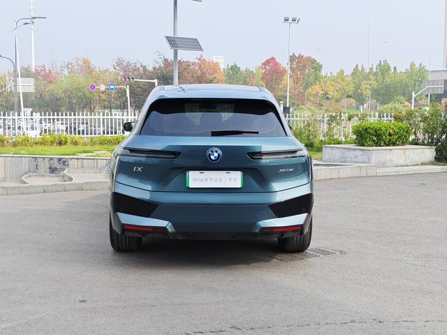 BMW iX 2023 immagine di auto #7