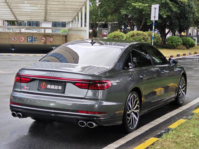 Audi S8 2021 car image #7
