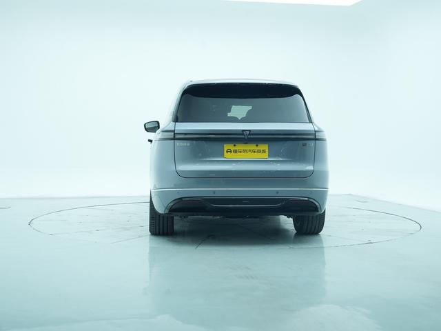 Deepal S09 2025 #7 Deepal S09 2025 car image #7