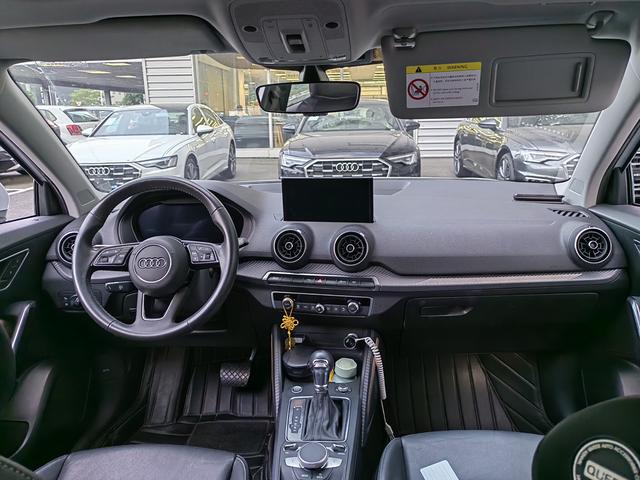 Audi Q2L e-tron 2020 car image #7