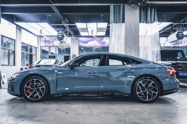 Audi RS e-tron GT 2023 car image #7