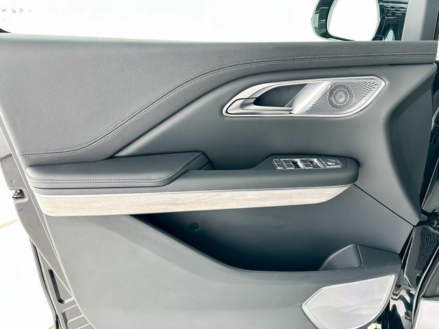 HongQi HQ9 PHEV 2025 #7 HongQi HQ9 PHEV 2025 car image #7