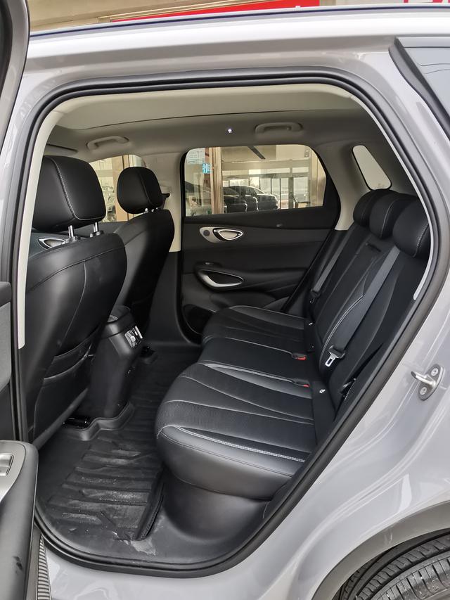 BYD Sea Lion 05 EV 2025 car image #7