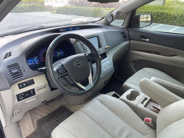 BYD M6 2014 car image #7