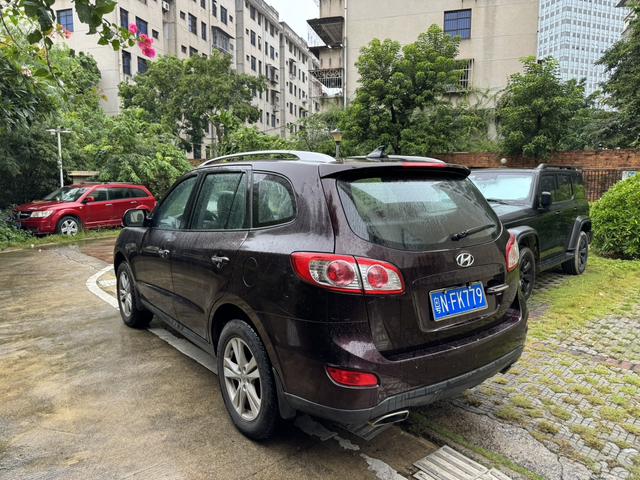 Hyundai Santa Fe Classic 2010 car image #7