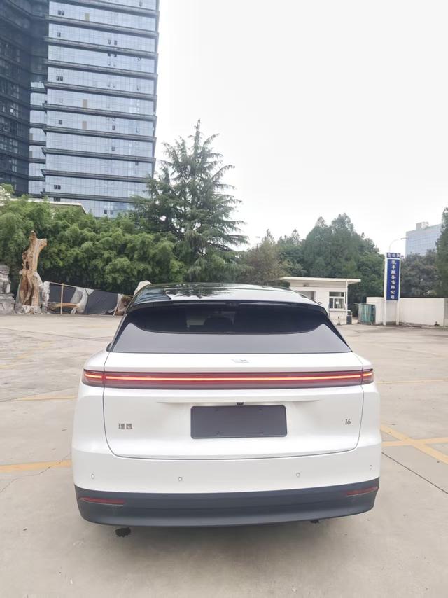 理想汽车 理想i6 2025 汽车图片 #7