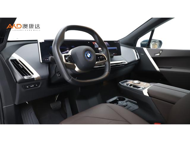 BMW iX 2023 car image #7