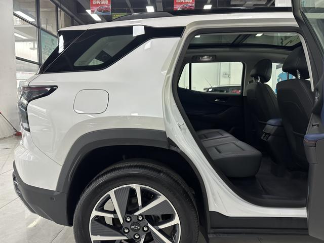 Chevrolet Equinox Plus 2025 car image #7