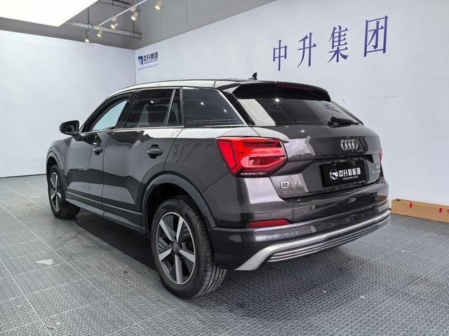 Audi Q2L e-tron 2021 car image #7