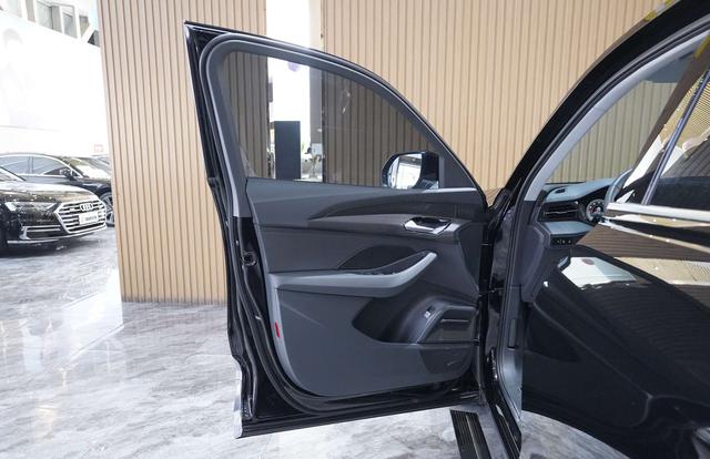 Audi Q6 2025 imagem de carro #7