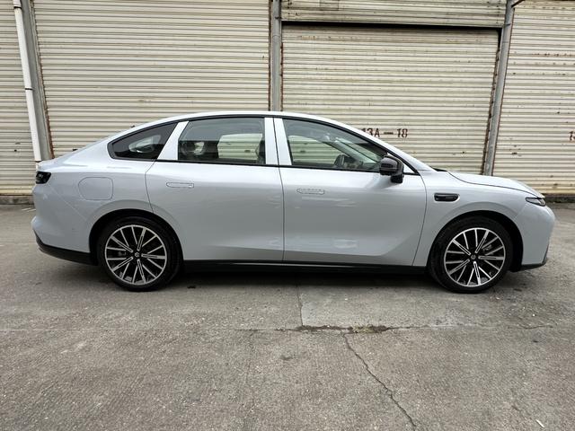 零跑汽车 零跑B01 2025 汽车图片 #7