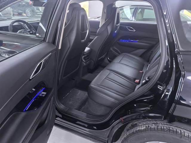 HongQi HS3 PHEV 2024 #7 HongQi HS3 PHEV 2024 car image #7