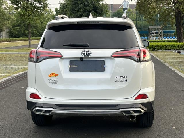 Toyota RAV4 Hybird E+ 2016 car image #7