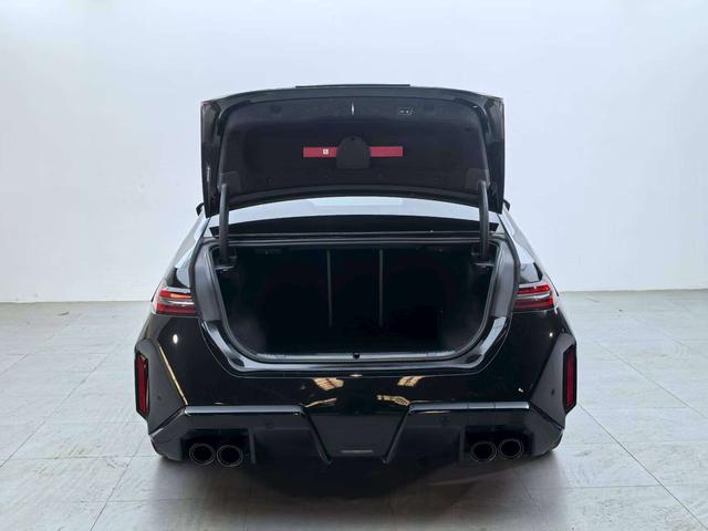 BMW M5 New Energy car image #7