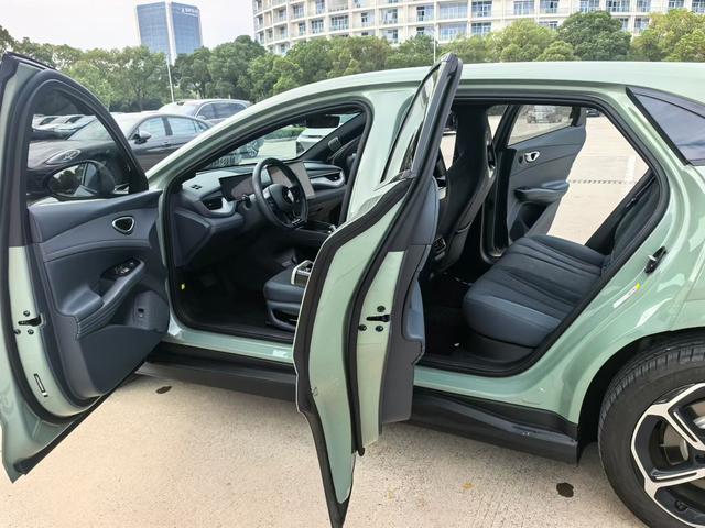 BYD Seal 06GT 2025 car image #7