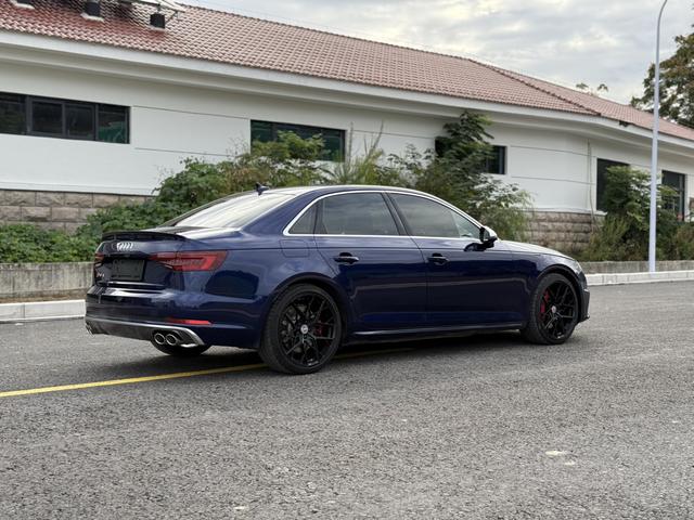 Audi S4 2019 car image #7