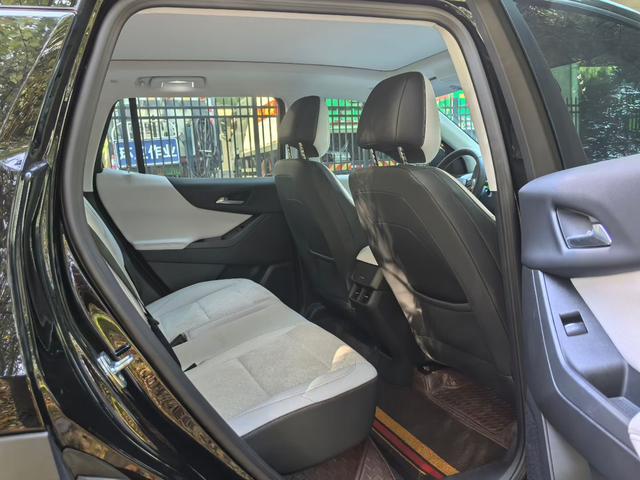 Chevrolet Equinox Plus 2024 car image #7