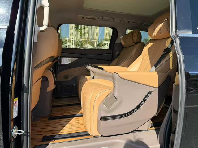 Denza X 2023 car image #7