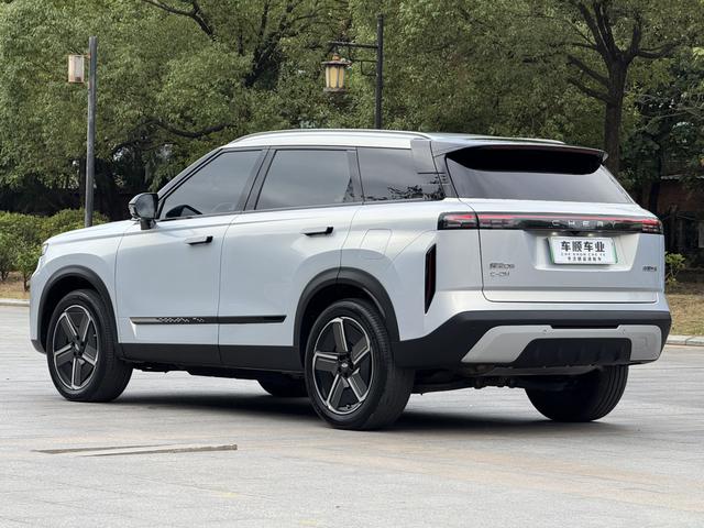 Chery Exploration 06 C-DM 2024 immagine di auto #7