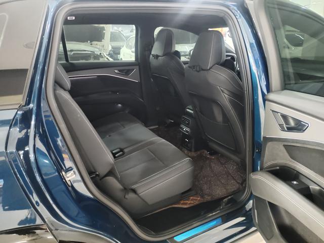 Audi Q5 e-tron 2023 immagine di auto #7