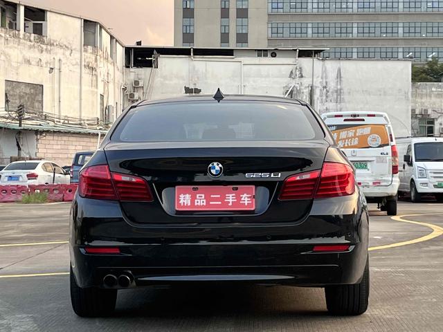 BMW iX M60 2014 صورة سيارة #7