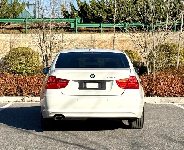 BMW i5 M60 2011 #7 BMW i5 M60 2011 car image #7