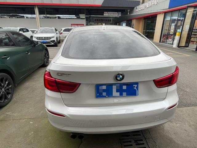 BMW i5 M60 2016 car image #7