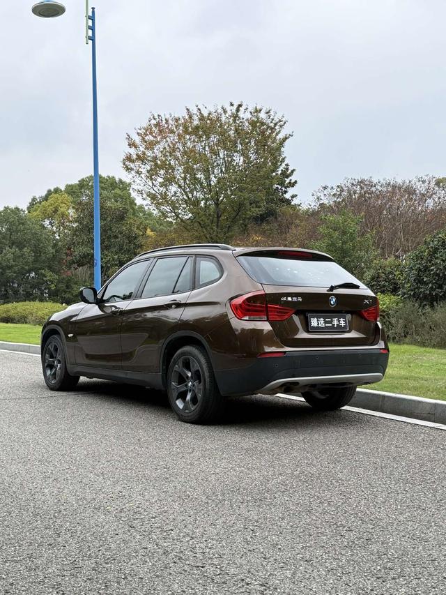 BMW i5 M60 2012 car image #7