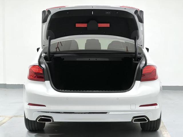 BMW i5 M60 2019 #7 BMW i5 M60 2019 car image #7