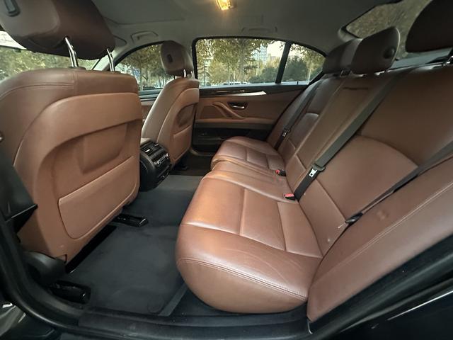 BMW i5 M60 2016 car image #7