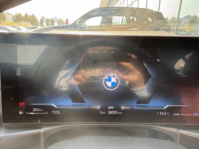 BMW M760Le 2024 #7 BMW M760Le 2024 car image #7