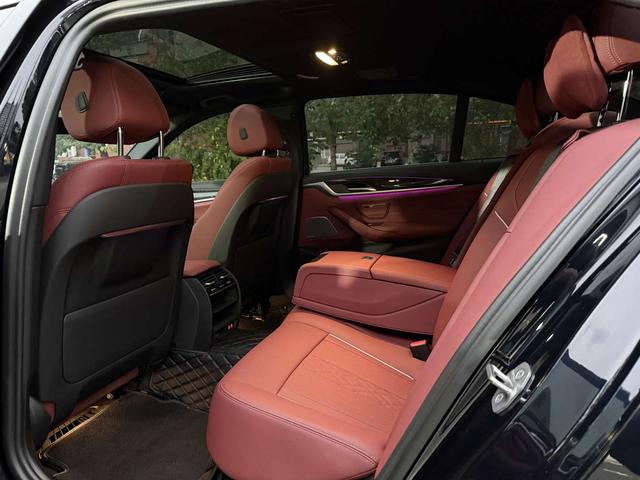 BMW X7 M60i 2022 car image #7