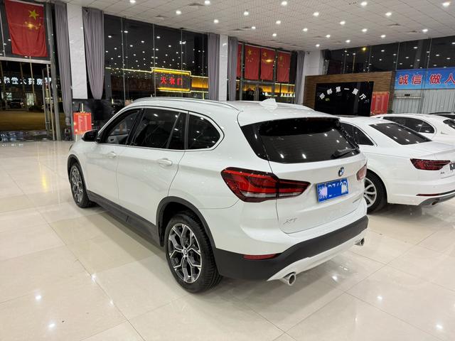 BMW X7 M60i 2021 immagine di auto #7