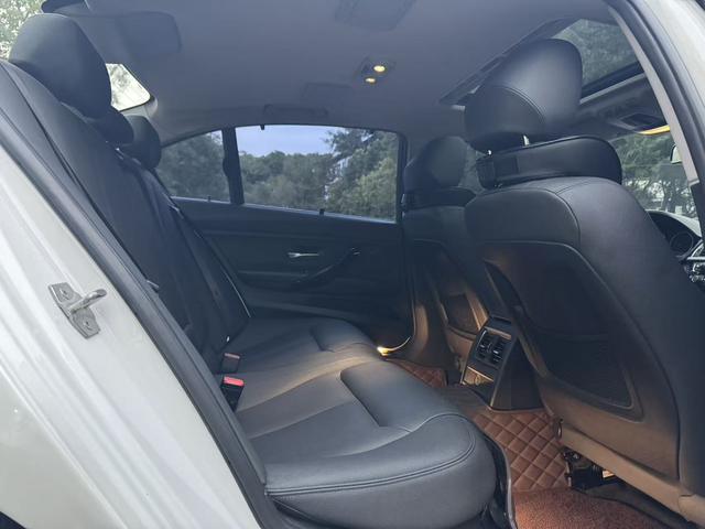 BMW X7 M60i 2016 car image #7